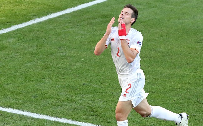 HLV Luis Enrique có thể tiếp tục tin tưởng vào Azpilicueta