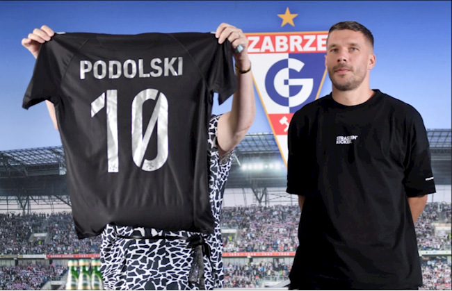 Lukas Podolski ra mắt CLB Gornik Zabrze