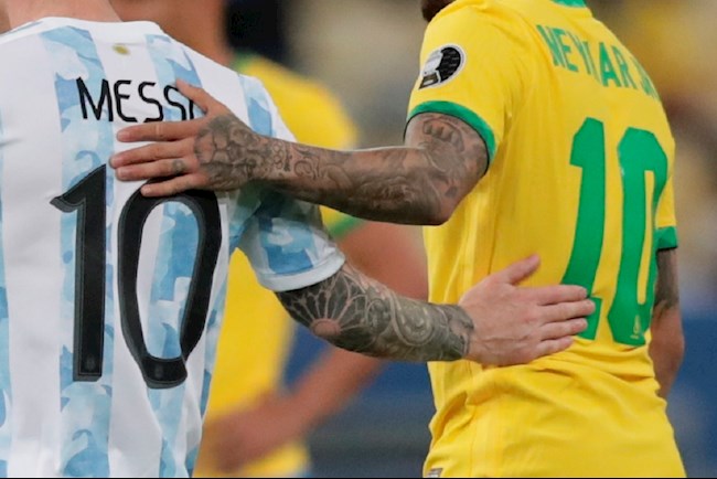 Messi và Copa America – chắc chắn bạn muốn xem được những hình ảnh của người hùng bóng đá này trong chung kết. Hãy xem hình liên quan đến từ khóa này để tìm hiểu thêm về những khoảnh khắc đầy kịch tính và cảm xúc mà Messi mang lại cho người hâm mộ.