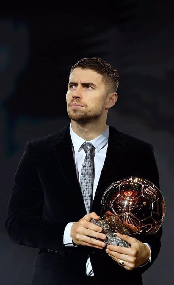 Jorginho có một giải đấu tuyệt vời, anh thậm chí được cộng đồng mạng đánh giá có thể giành QBV FIFA 2021 Jorginho có một giải đấu tuyệt vời, anh thậm chí được cộng đồng mạng đánh giá có thể giành QBV FIFA 2021