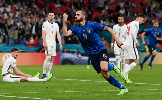 Bonucci gỡ hòa cho Italia chung kết EURO
