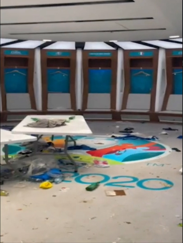 Phòng thay đồ của tuyển Italia sau trận chung kết Euro 2020