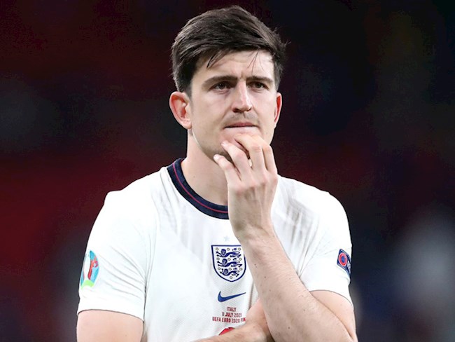 Harry Maguire tiết lộ rằng bố của anh bị gãy xương sườn vì Euro 2020 Harry Maguire tiết lộ rằng bố của anh bị gãy xương sườn vì Euro 2020