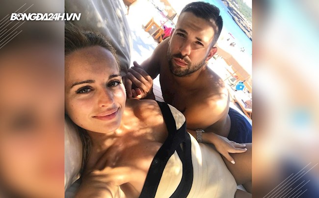 Jordi Alba thông báo đến hơn 13 triệu fan hâm mộ: Cô ấy đã đồng ý rồi