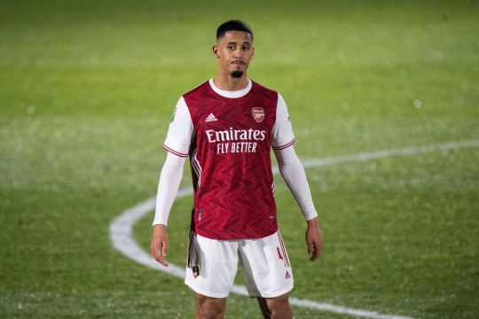 William Saliba tiếp tục rời Arsenal theo dạng cho mượn