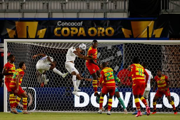 Grenada thua 0-4 trước Honduras.trong ngày ra quân