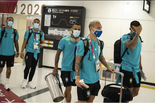 Alves mang trống từ Brazil tới Nhật Bản tham dự Olympic Tokyo 2020