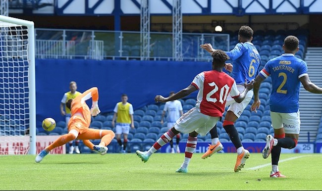 Arsenal để Rangers cầm hòa 2-2