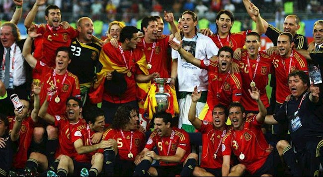 Đội tuyển Tây Ban Nha ăn mừng chức vô địch EURO 2008