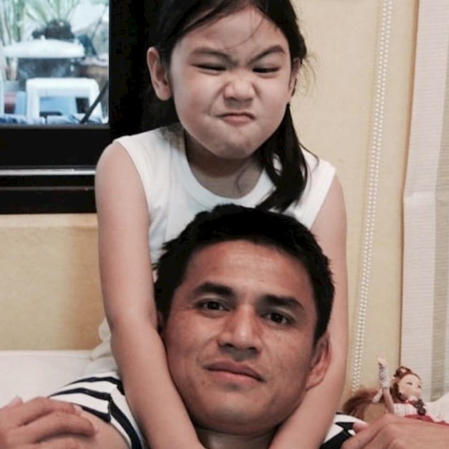 HLV Kiatisuk khoe ảnh con gái lớn nhân dịp sinh nhật