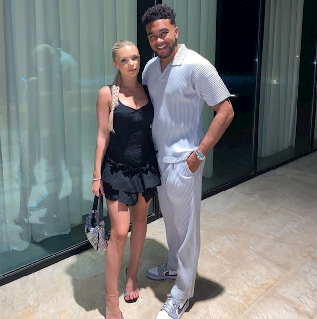 Reece James và bạn gái Mia-Florence McClenaghan đi nghỉ sau VCK Euro 2020 Reece James và bạn gái Mia-Florence McClenaghan đi nghỉ sau VCK Euro 2020