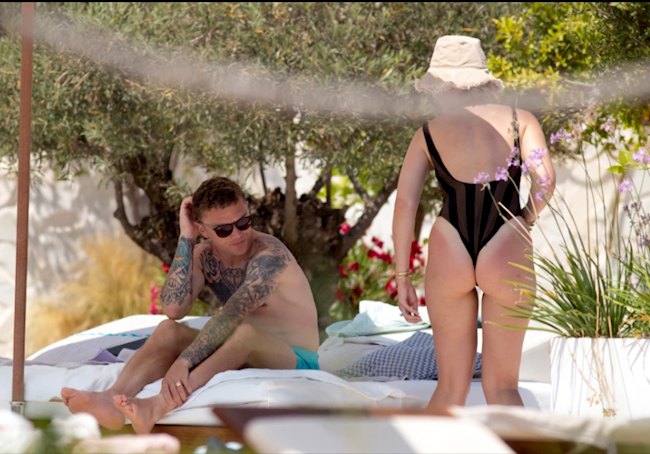 Kieran Trippier và vợ đi nghỉ ở Tây Ban Nha