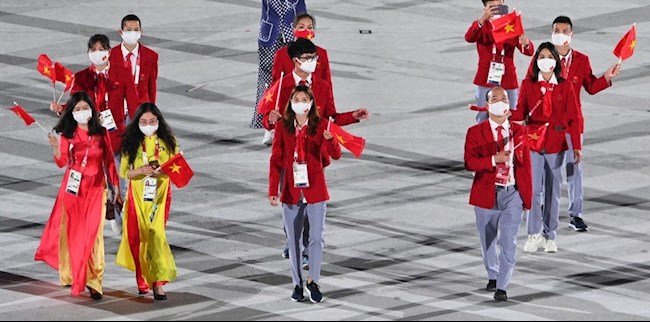 Đoàn thể thao Việt Nam tiến vào lễ đài