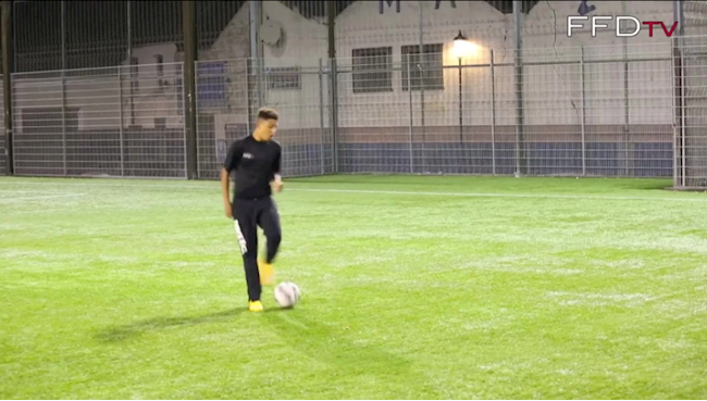 Sancho phô diễn tài năng ở tuổi 14