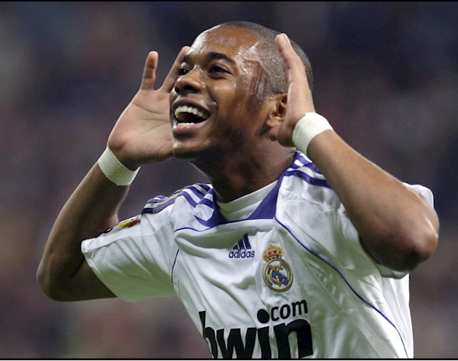 10. ROBINHO - Man City (32,5 triệu bảng - 2008). Robinho được kỳ vọng rất nhiều, nhưng anh chỉ ghi được 14 bàn sau 41 trận ở Premier League trong hai mùa giải trước khi bị bán cho AC Milan.