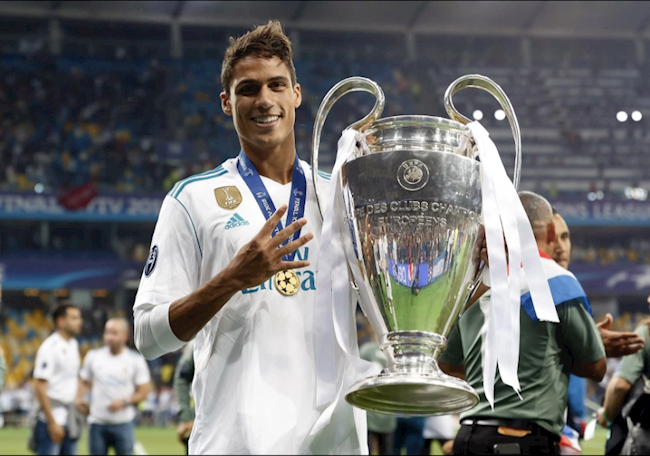 9. RAPHAEL VARANE - MU (34,2 triệu bảng - 2021). Hè 2021, Real đã đồng ý bán Varane cho MU sau khi không thể thuyết phục cầu thủ này ký hợp đồng mới.
