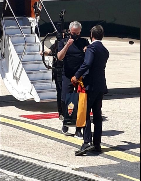 NHM Roma chào đón Mourinho