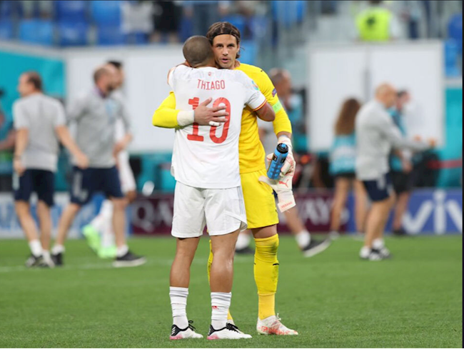 Đá 7 phút trước Thụy Sĩ, Thiago Alcantara vẫn được cộng đồng mạng vinh danh