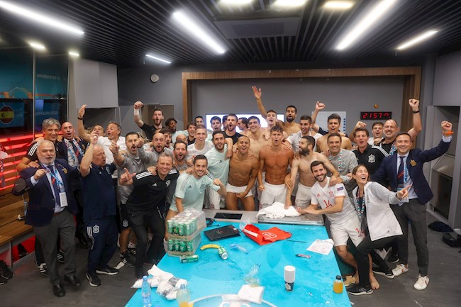 Tây Ban Nha ăn mừng