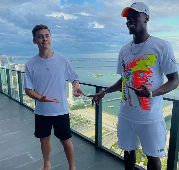 Paul Pogba đang có mặt ở Mỹ với Dybala