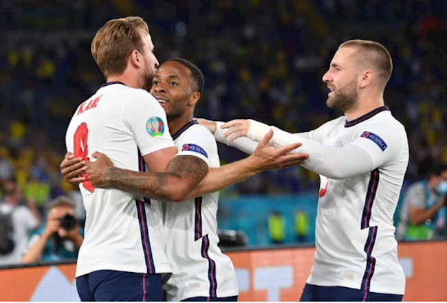 Sterling và Shaw có thêm một trận đấu xuất sắc