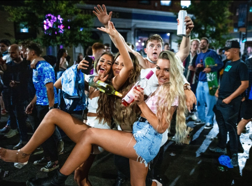 NHM tuyển Anh uống bia nhiều hơn mừng chiến thắng hình ảnh NHM tuyển Anh uống bia nhiều hơn mừng chiến thắng hình ảnh