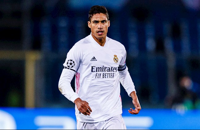 Raphael Varane đang được Man United quan tâm