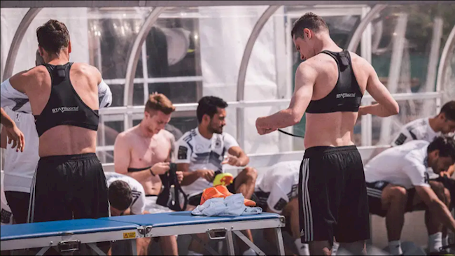 Áo lót thể thao của các cầu thủ Ukraine