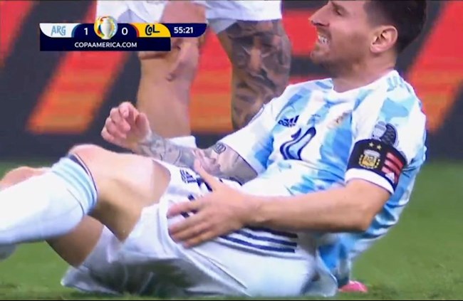 Xót xa với hình ảnh Lionel Messi ở trận đấu với Colombia