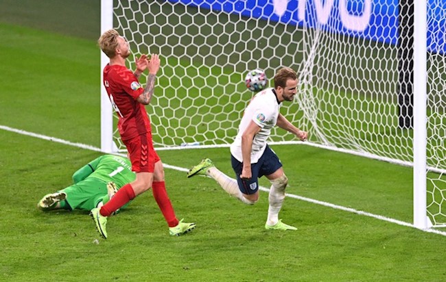 Kane ghi bàn quan trọng giúp tuyển Anh thắng trận.