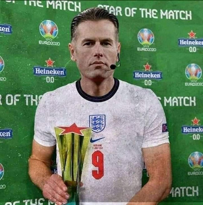 Anti fan của ĐT Anh thậm chí bình chọn trọng tài chính là người xuất sắc nhất trận đấu