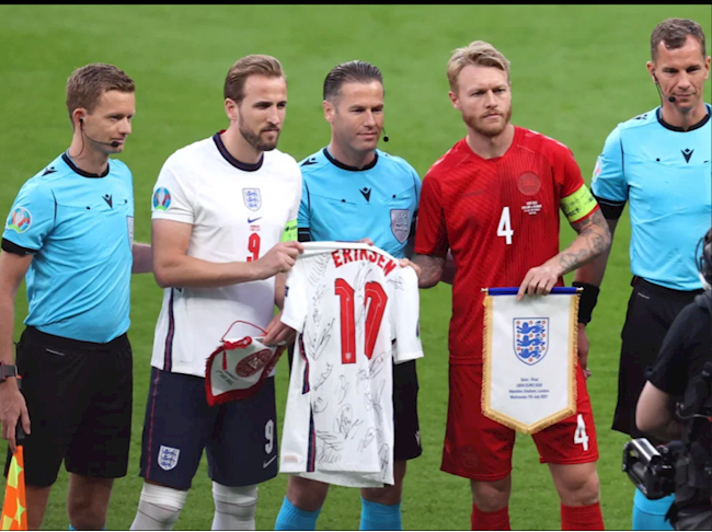 Xúc động với tình cảm của tuyển Anh dành cho Christian Eriksen