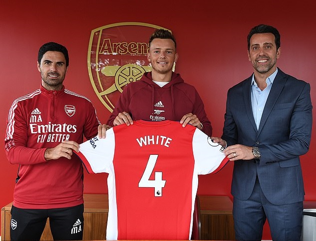 Arsenal chi 50 triệu bảng mua Ben White