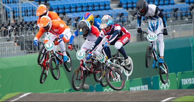 VĐV Connor Fields bị tổn thương não ở môn đua xe đạp mạo hiểm hình ảnh VĐV Connor Fields bị tổn thương não ở môn đua xe đạp mạo hiểm hình ảnh