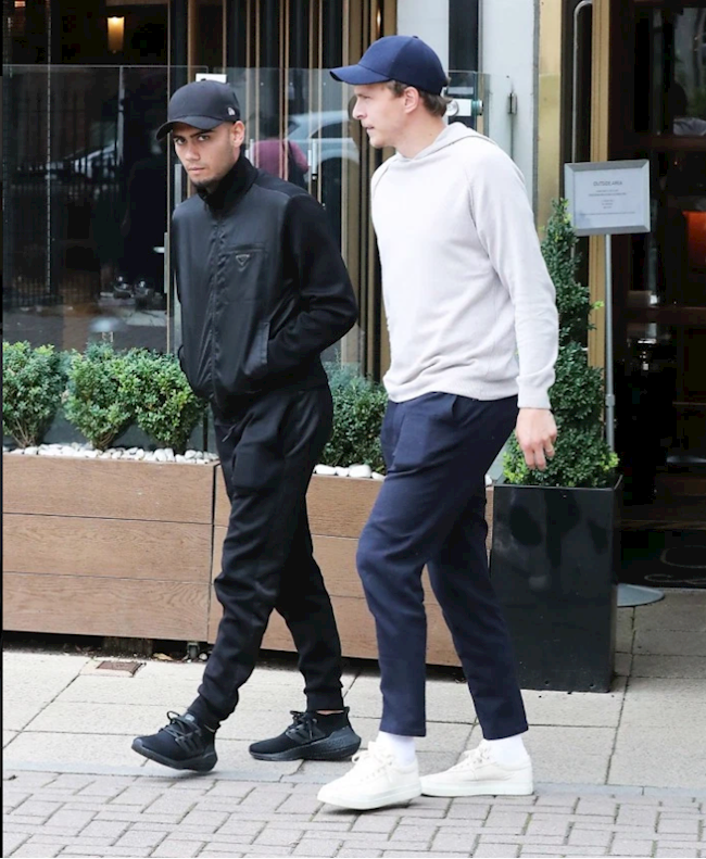 Victor Lindelof và Andreas Pereira