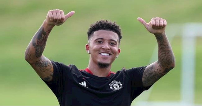 Jadon Sancho bước vào tập luyện cùng MU