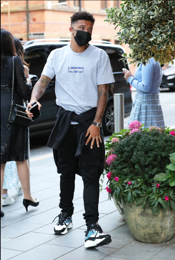 Jadon Sancho trên đường đến nhà hàng