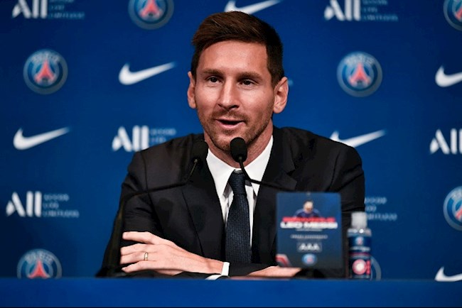 Messi giải đáp thắc mắc của phóng viên và NHM
