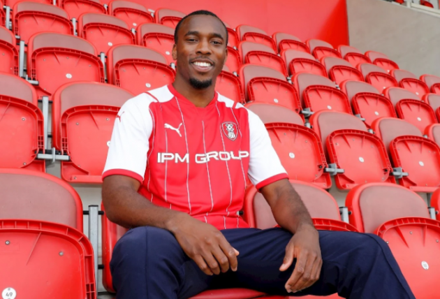 Arsenal chia tay Tolaji Bola