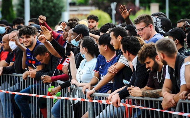 Cẩm nang làm fan PSG từ tháng 8: Messi không bao giờ sai, nếu sai phải xem lại