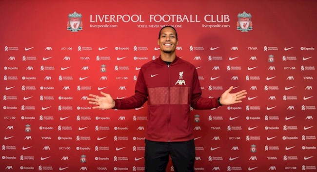 CHÍNH THỨC: Van Dijk gia hạn hợp đồng với Liverpool