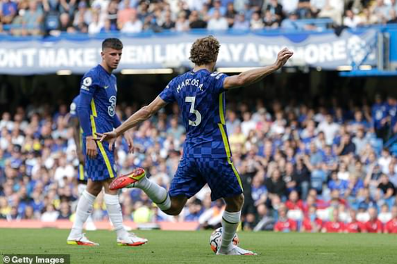 Siêu phẩm sút phạt mang về bàn thắng đầu tiên cho Chelsea ở NHA 2021/22