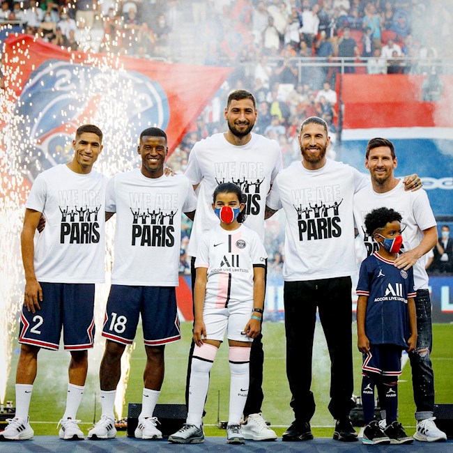 Các tân binh khủng của PSG ở Hè 2021 (lần lượt từ trái sang): Hậu vệ Hakimi, tiền vệ Wijnaldum, hủ môn Donnarumma, trung vệ Ramos và tiền đạo Messi.
