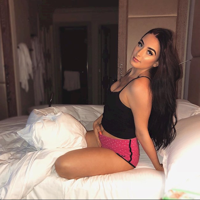 Cô bạn gái nóng bỏng của Tammy Abraham