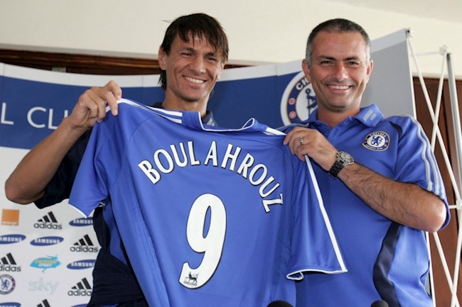 Khalid Boulahrouz từng khoác áo số 9 ở Chelsea