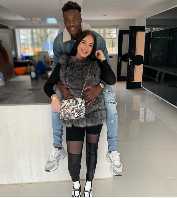 Cô bạn gái nóng bỏng của Tammy Abraham