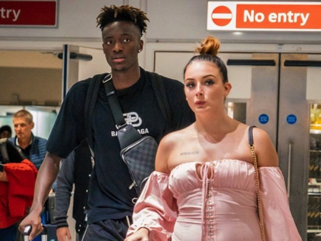 Cô bạn gái nóng bỏng của Tammy Abraham