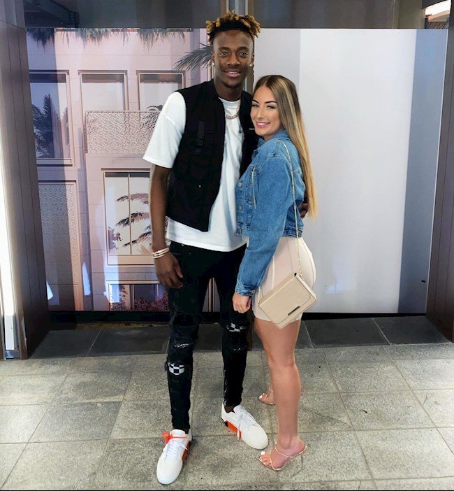 Cô bạn gái nóng bỏng của Tammy Abraham