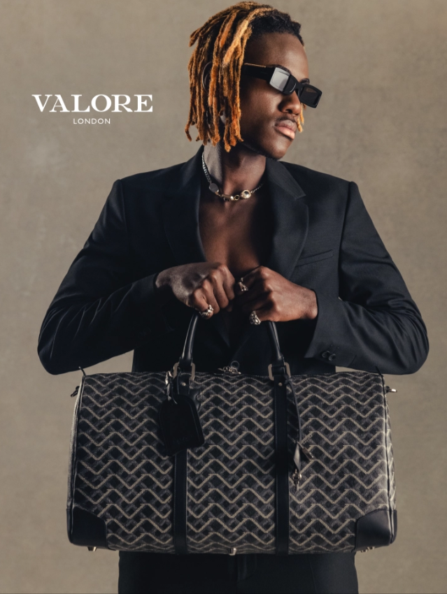 Trevoh Chalobah là một người mẫu thời trang Trevoh Chalobah là một người mẫu thời trang