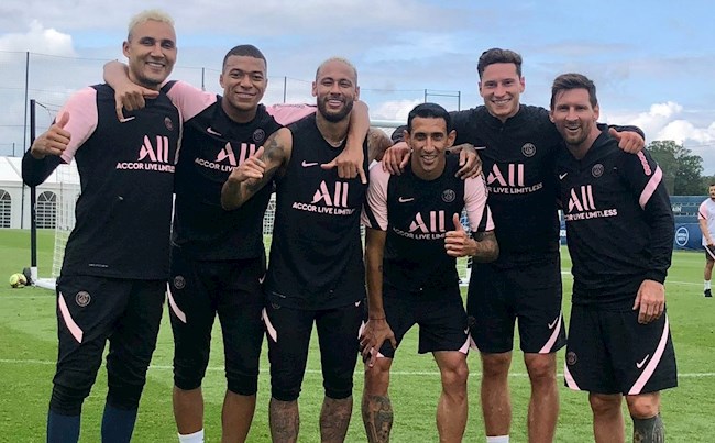 Messi được Mbappe kiến tạo trong trận đấu thiếu công bằng nhất lịch sử